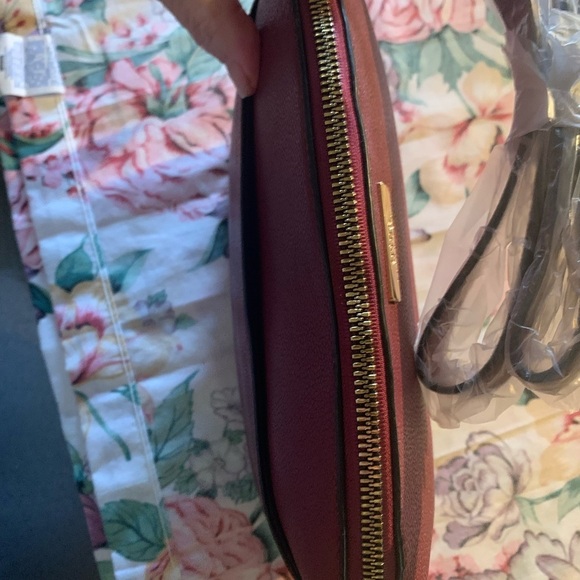 NWT Trina Women's Burgundy Crossbody Bag - Picture 7 of 8